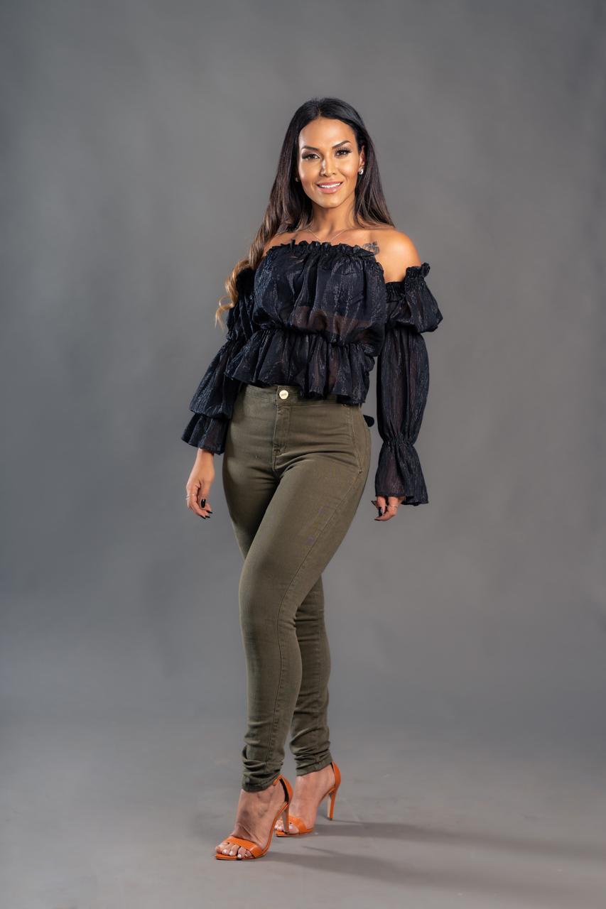 Calça bolso embutido
